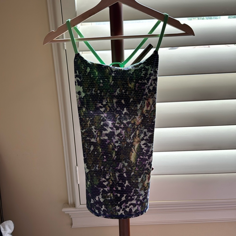 Lululemon top